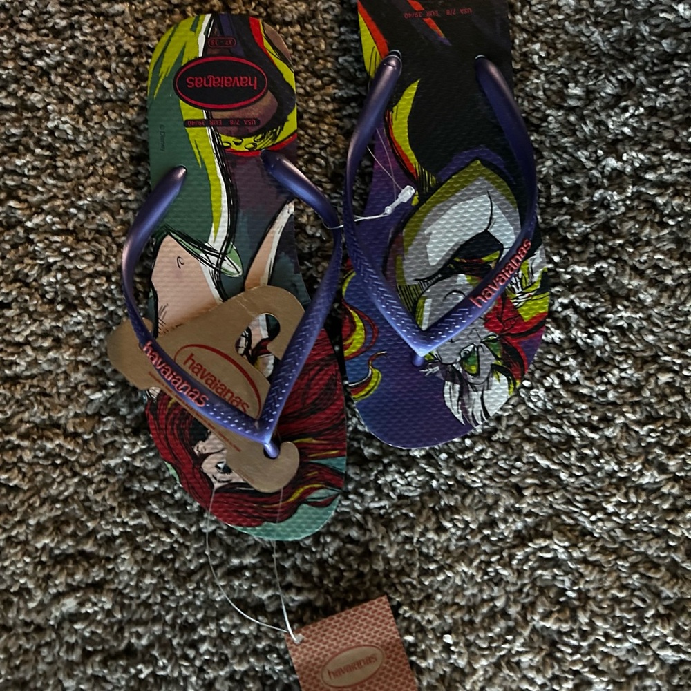 Havaianas Purple Strap Graphic Flip Flops